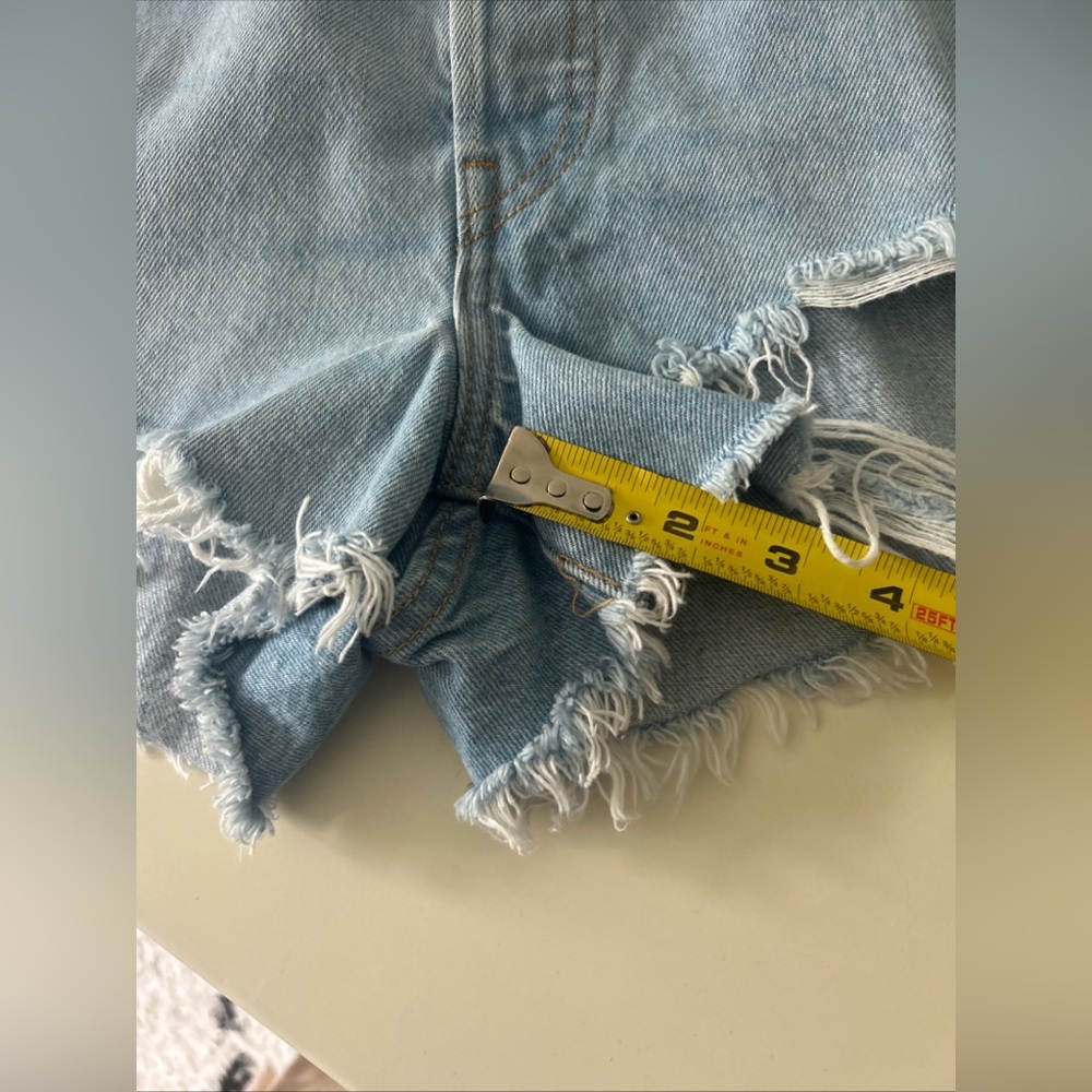 Levi's Light Blue Distressed Denim Cutoff Shorts - Women Size 34 - Picture 15 of 16